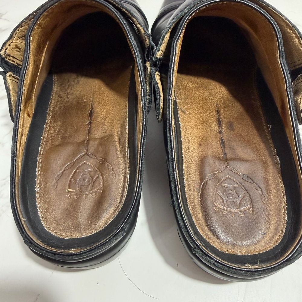 Ariat Black Leather Women's Mule with Low‎ Block Heel -- 7B - Picture 7 of 9